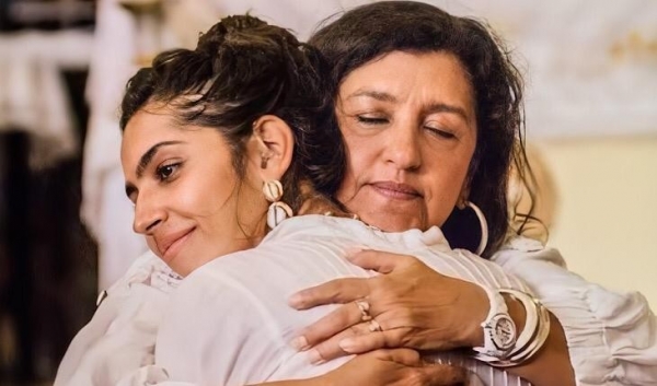 Regina Cas&eacute; conta como a filha perdeu a audi&ccedil;&atilde;o e pede respeito: &lsquo;Ela &eacute; linda e &eacute; surda&rsquo;